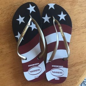 Havaianas size 9/10 never worn